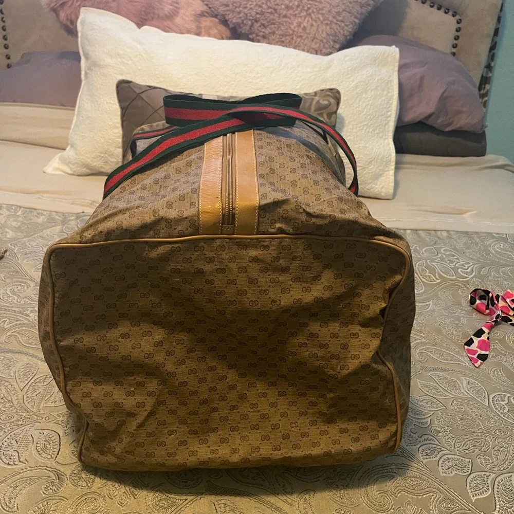 “Authentic” Gucci Brown and Yellow Travel Bag - Picture 2 of 7